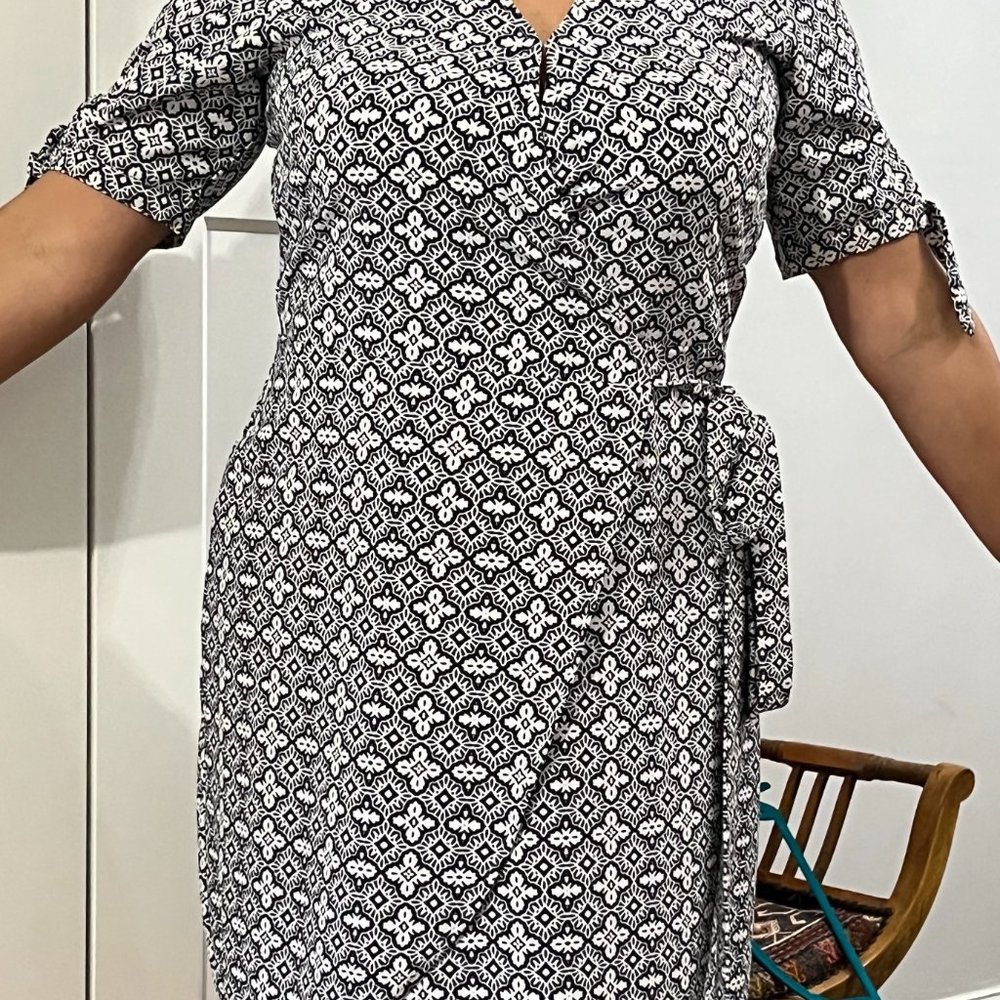 Banana Republic V Neck Wrap Dress